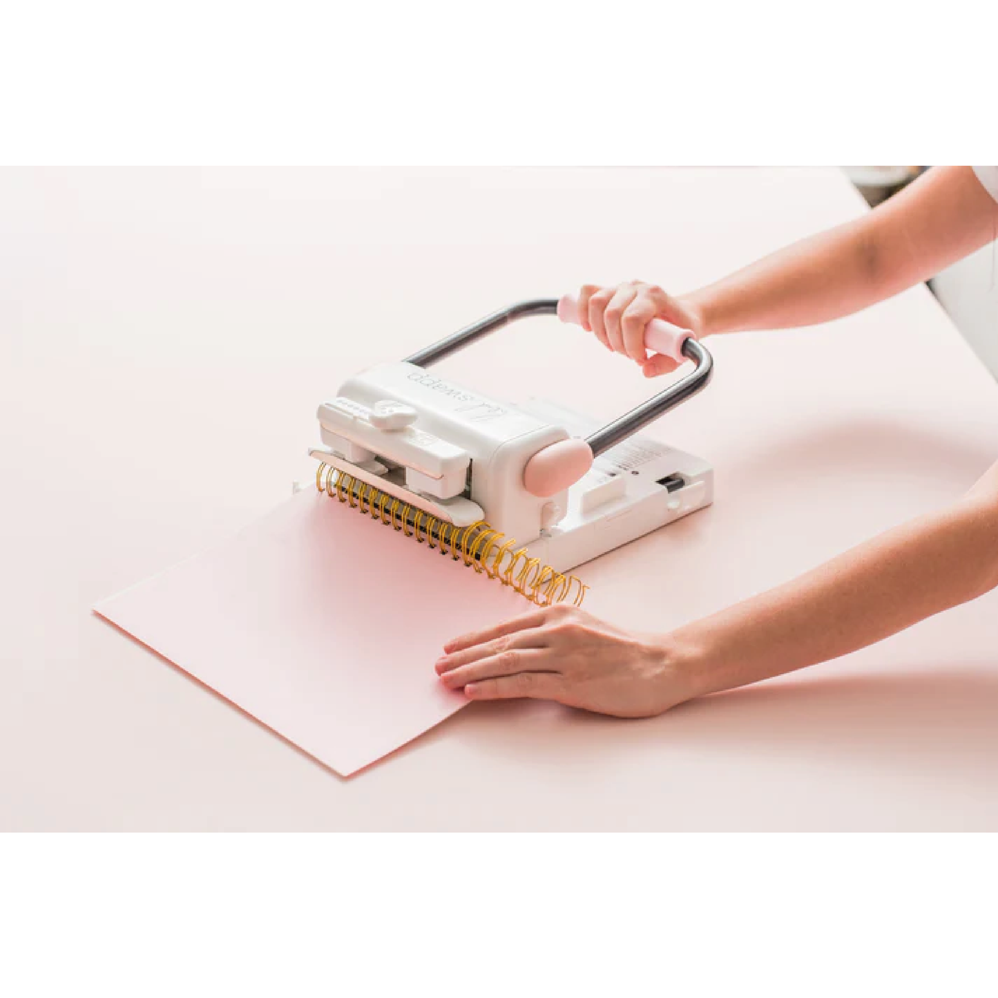 HEIDI SWAPP CINCH BOOK BINDING TOOL W/SQUARE HOLES- ENCUADERNADORA