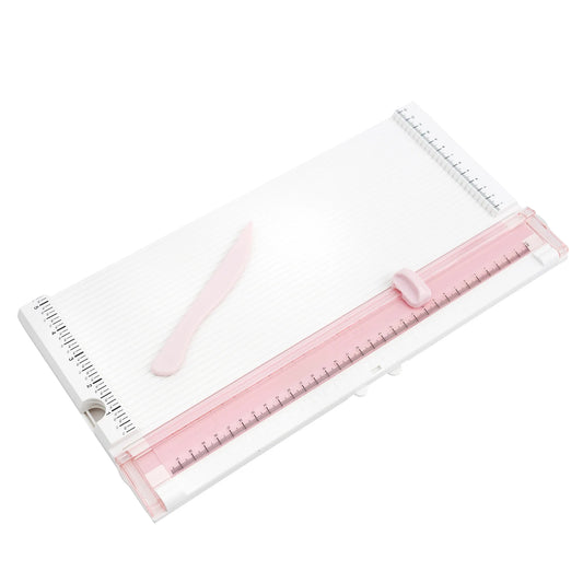 WE R MEMORY KEEPERS TRIM & SCORE BOARD - TABLERO PARA RECORTAR Y MARCAR ROSA